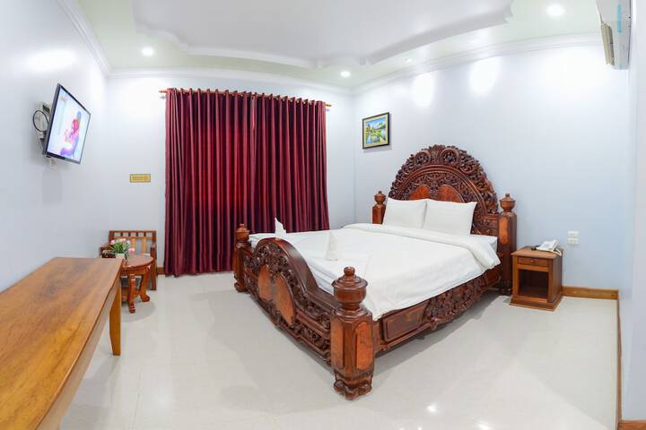 Room 7 of 28