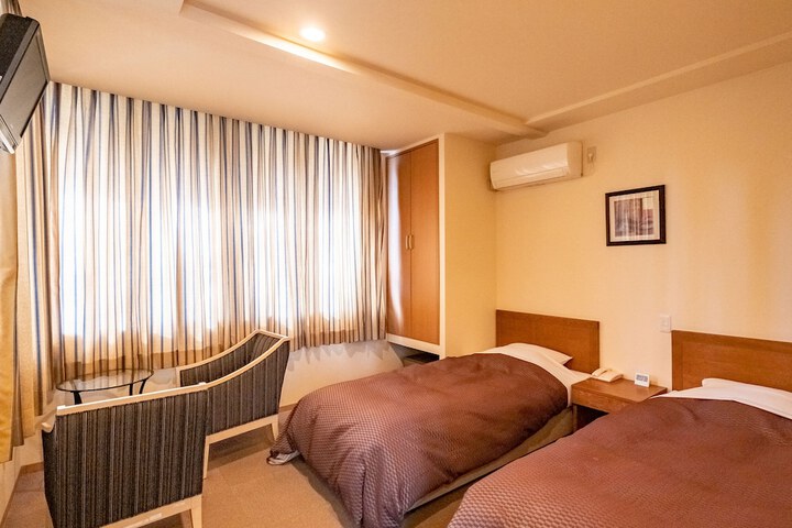 Room 11 of 46