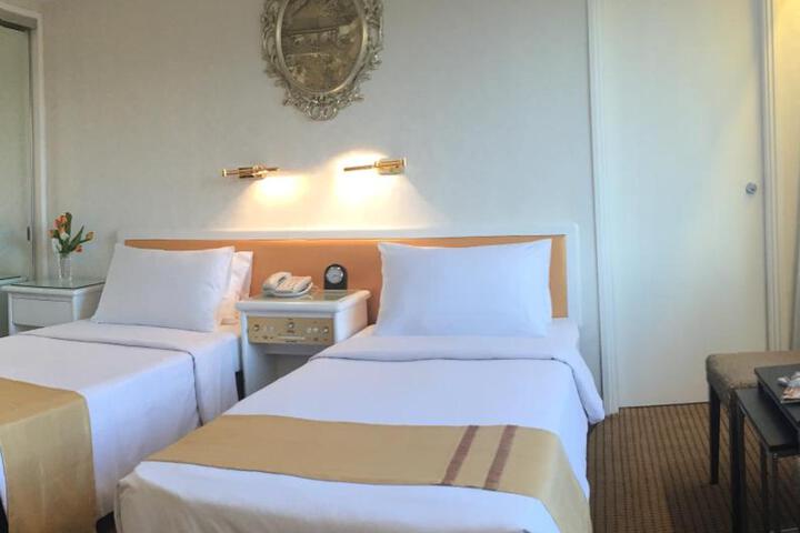 Room 57 of 117