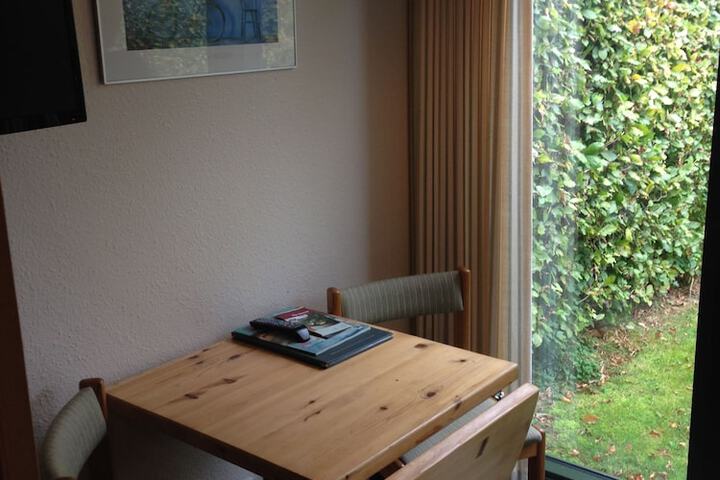 Room 12 of 38
