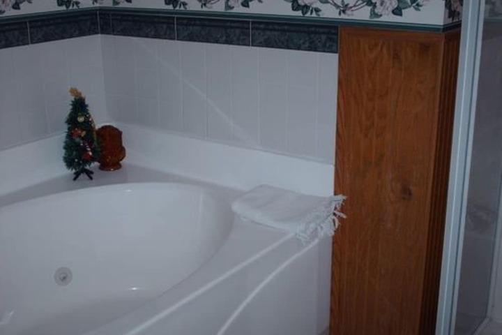 Jetted tub
