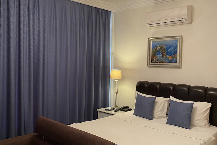 Room 10 of 85