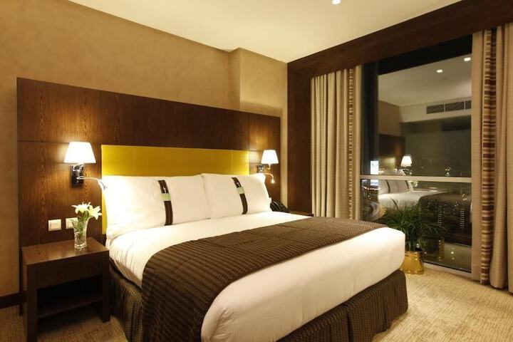 Room 50 of 90