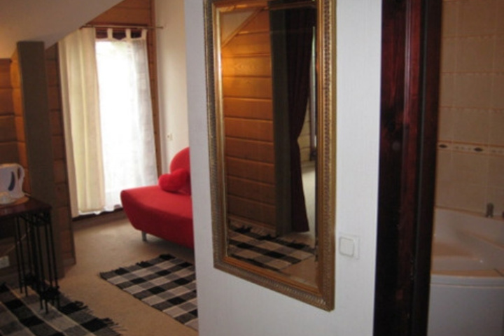 Room 3 of 11