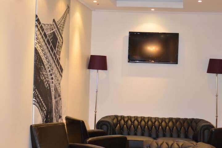 Guest Lobby