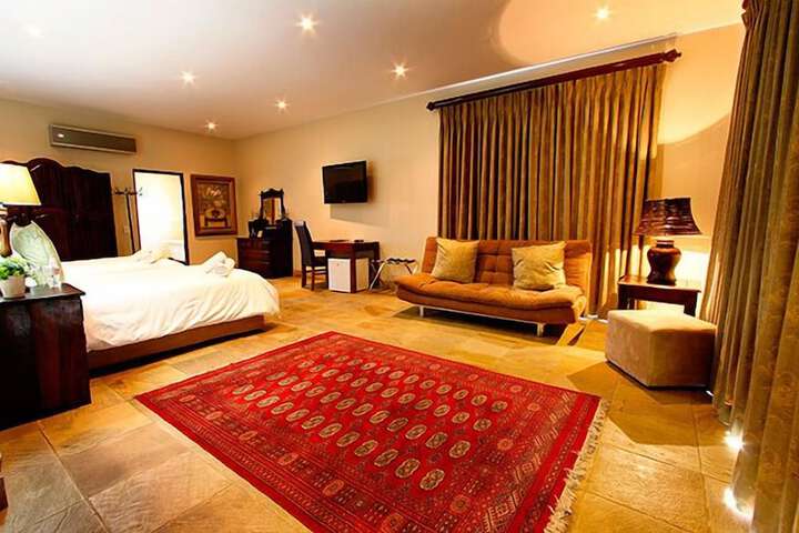 Room 4 of 62