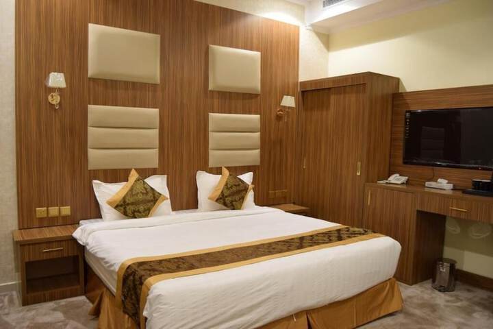 Room 3 of 7