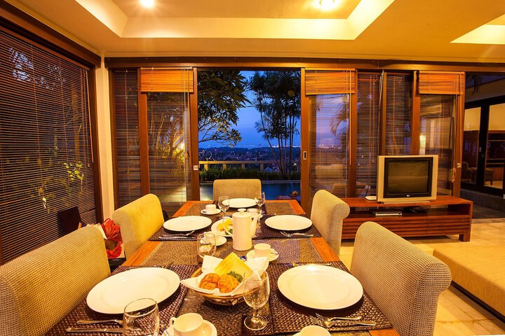 Dining Photos