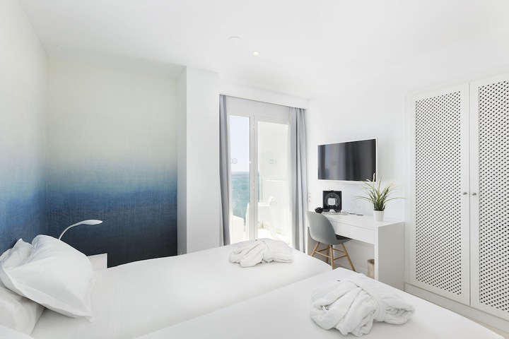 Room 11 of 79
