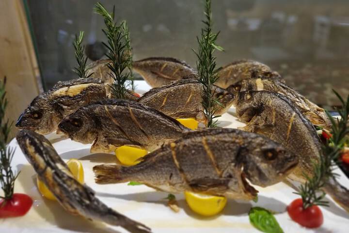Dining 49 of 62