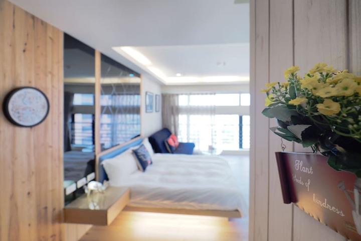 Room 3 of 60