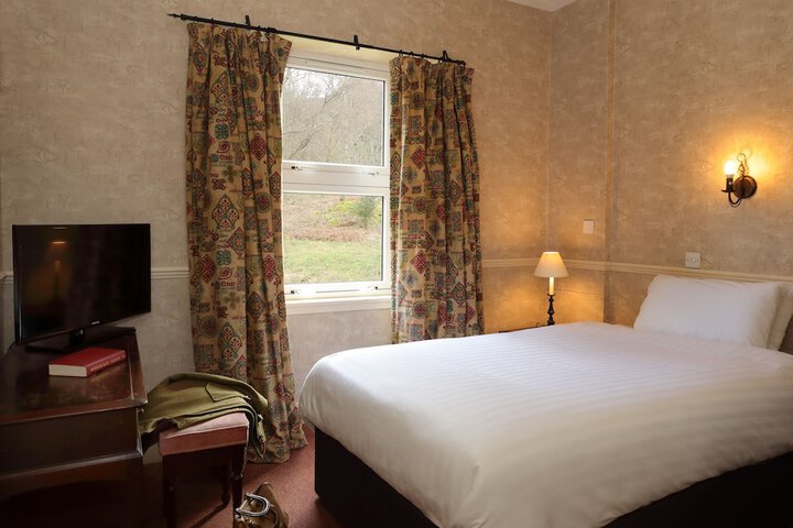 Room 4 of 49