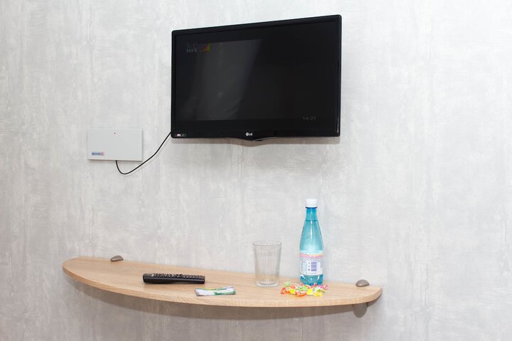 Room 17 of 28