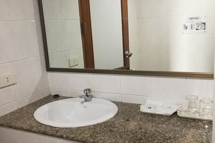 Room 20 of 27