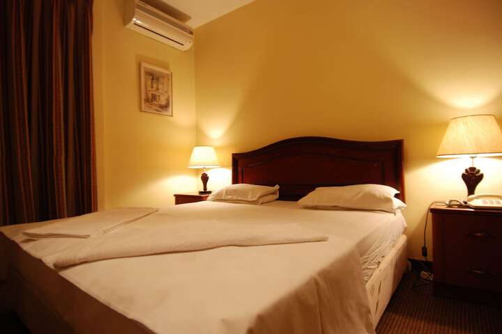 Room 7 of 17