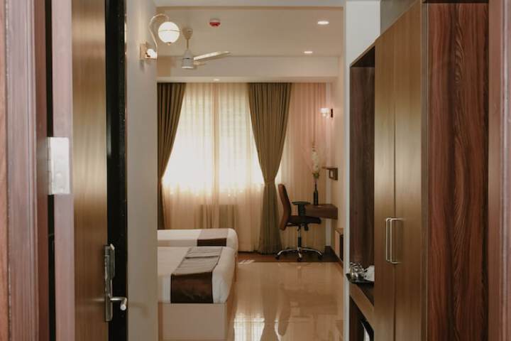 Room 16 of 22