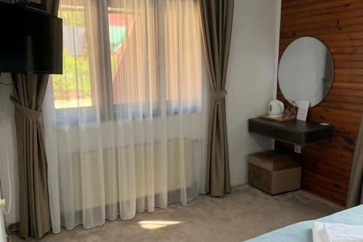 Room 8 of 22