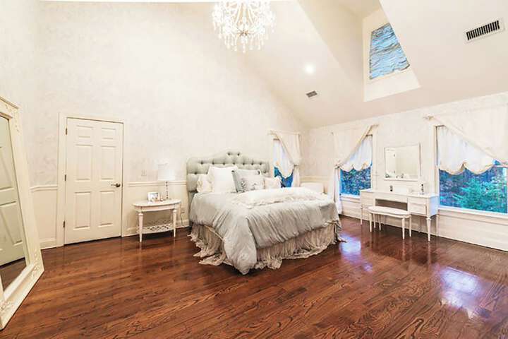 Room 5 of 31