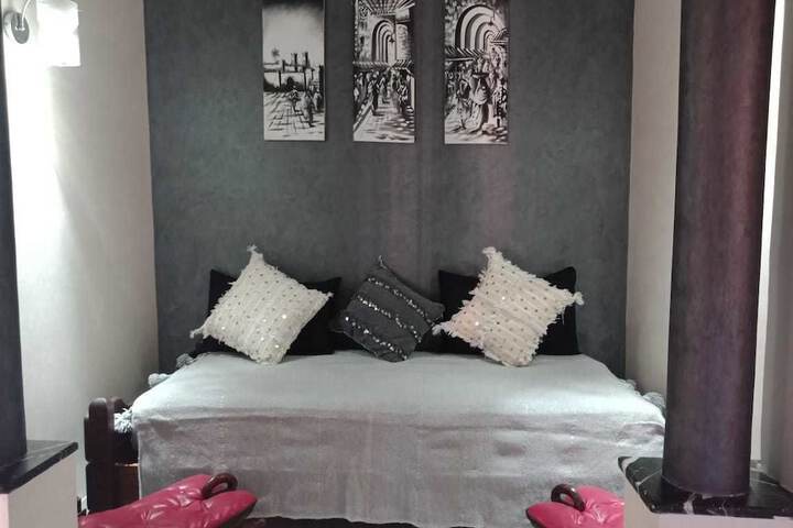 Room 2 of 21