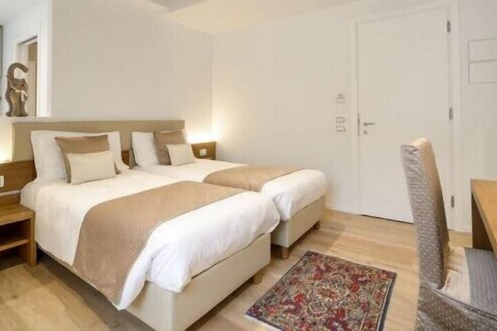 Room 14 of 49