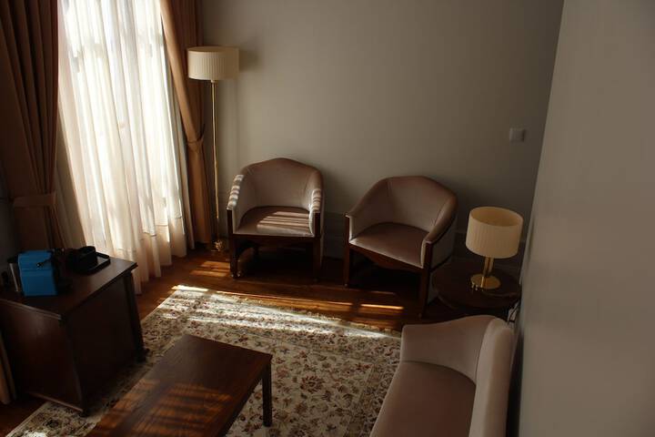 Room 11 of 29