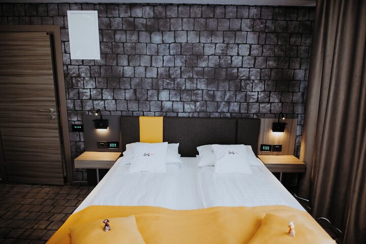 Room 48 of 132