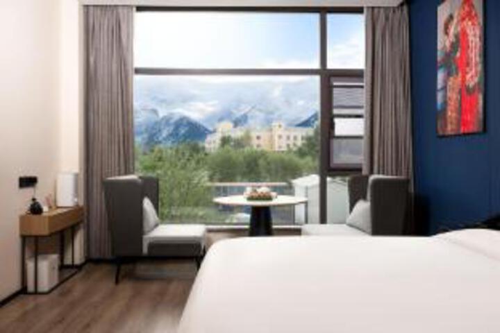 Room 10 of 11