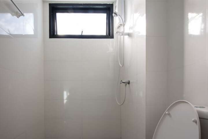 Room 9 of 18