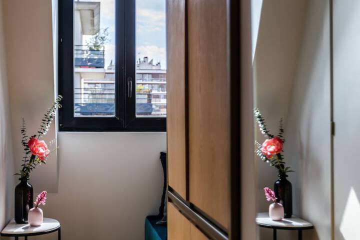 Room 43 of 77