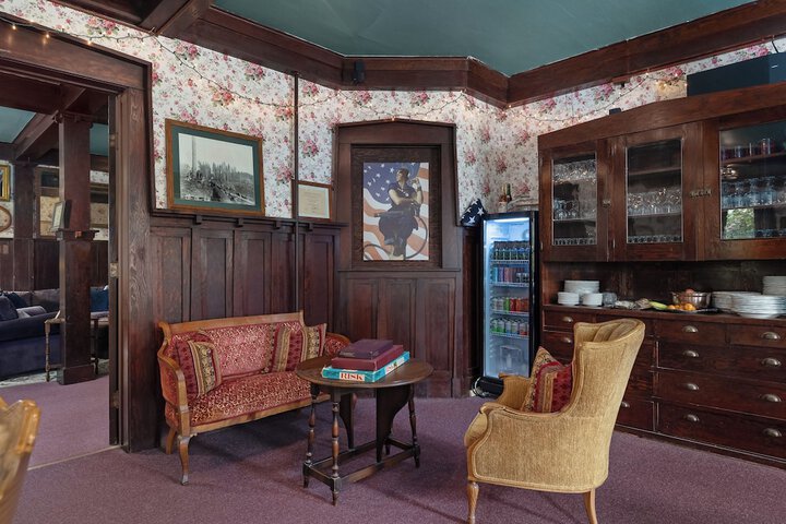 Hotel Interior 68 of 91