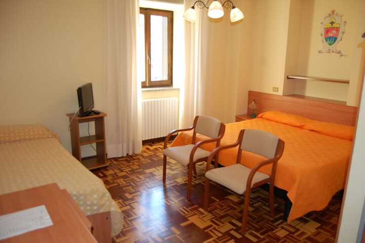 Room 3 of 20