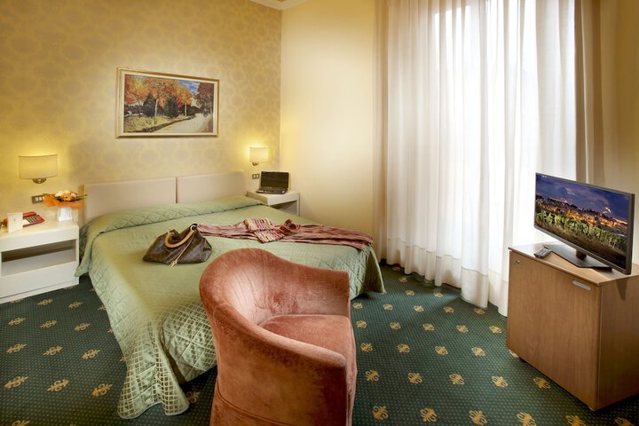 Room 7 of 27