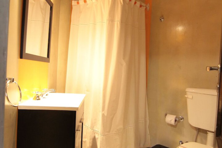 Room 13 of 27