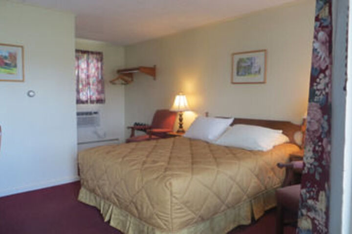 Room 8 of 17
