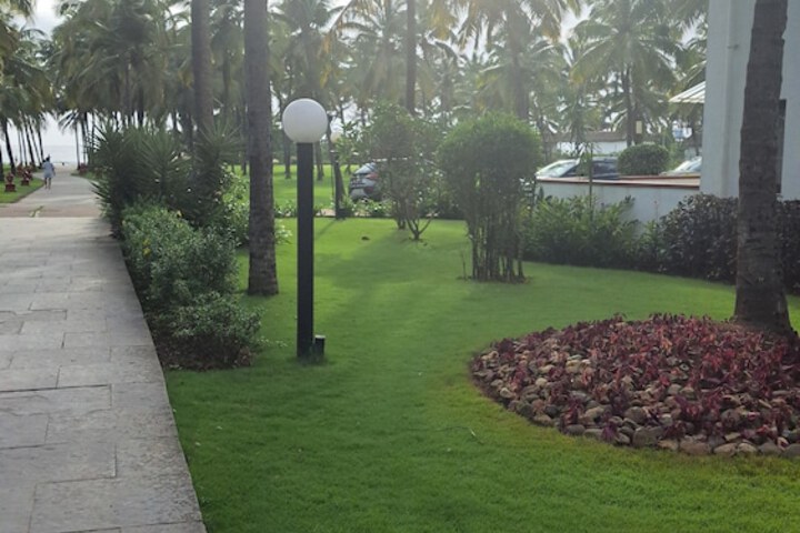 Hotel Exterior 96 of 117