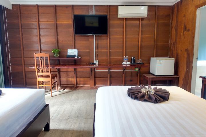 Room 35 of 72