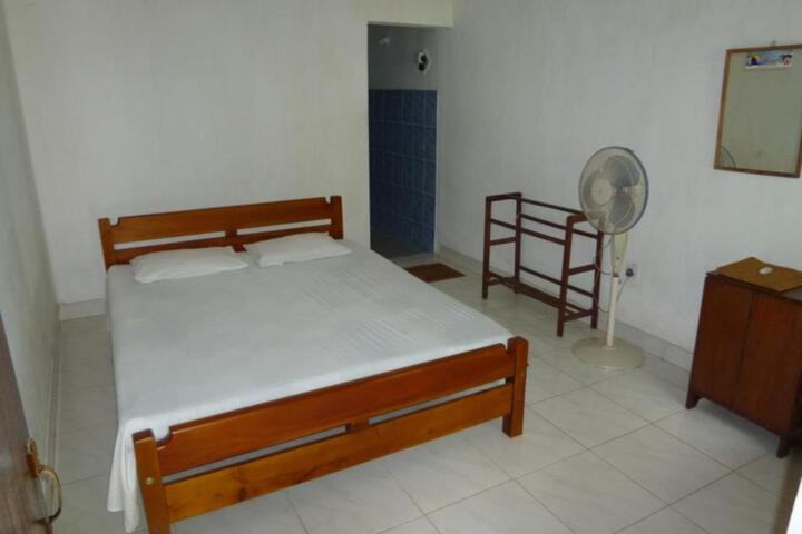 Room 6 of 6
