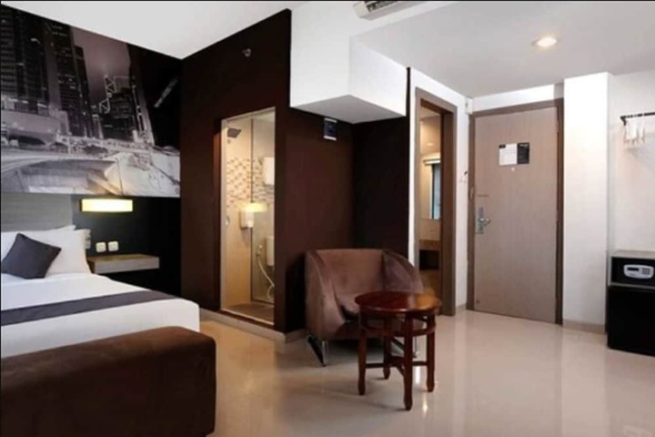 Room 2 of 17
