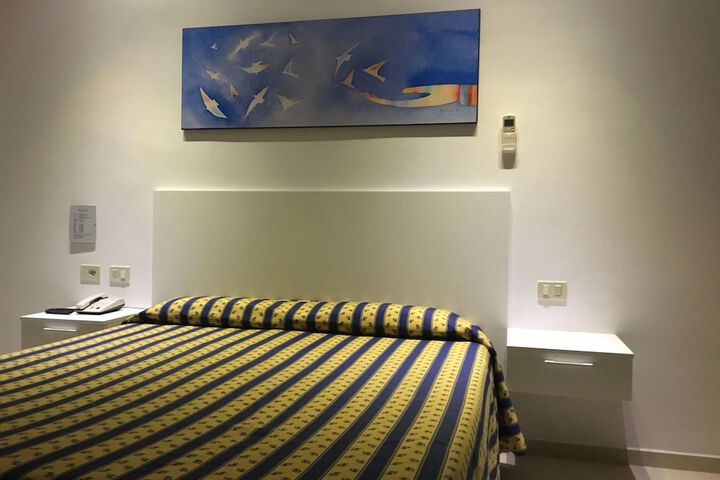 Room 8 of 51