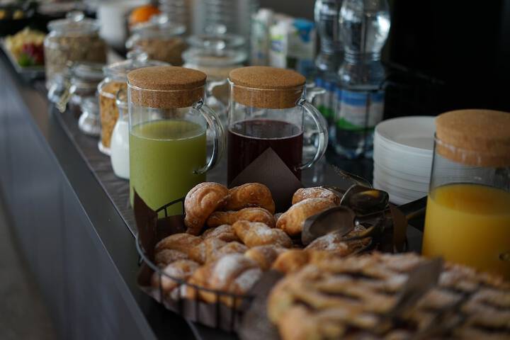 Breakfast/Coffee Service 36 of 76