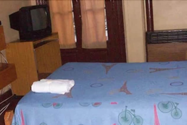 Room 6 of 39