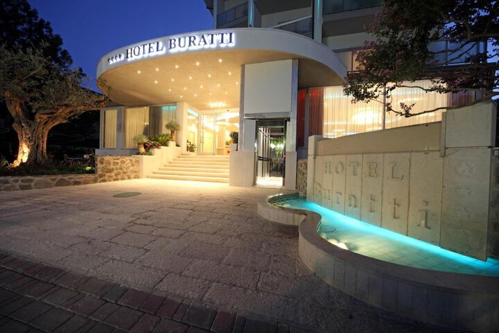 Hotel 44 of 52