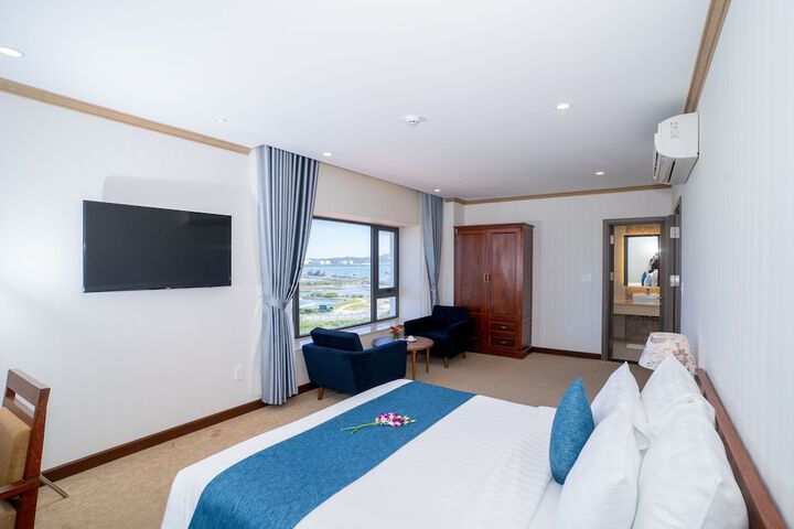 Room 28 of 80