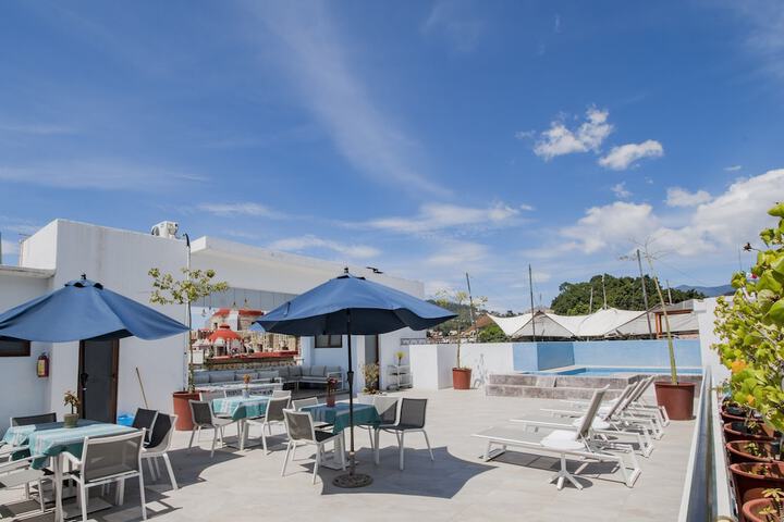 Sundeck 76 of 95