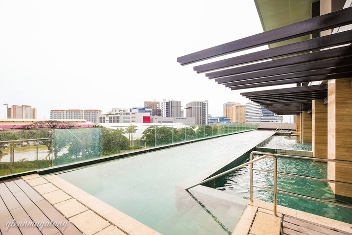 Pools & Facilities