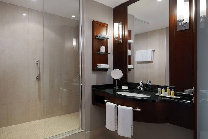 Room 32 of 117