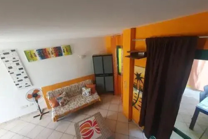 Room 4 of 15