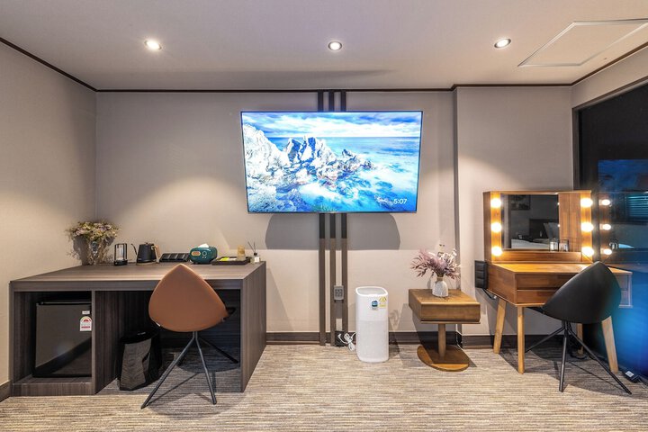 Room 20 of 100