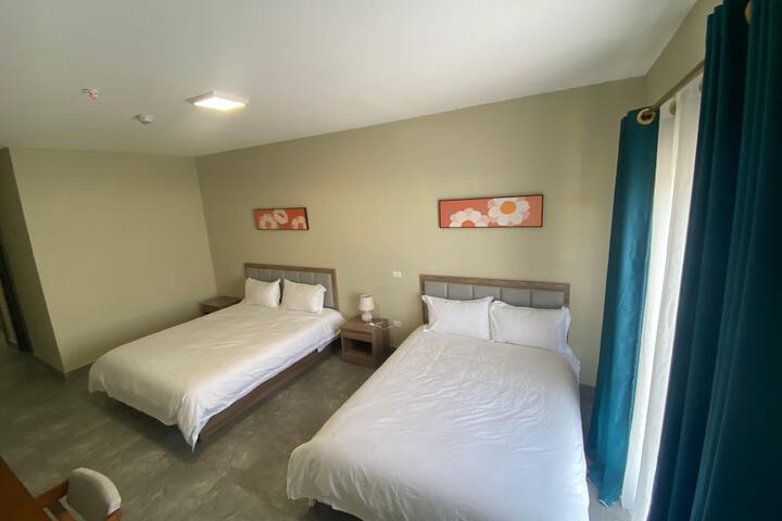 Room 7 of 9