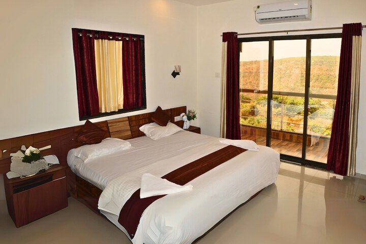 Room 13 of 60